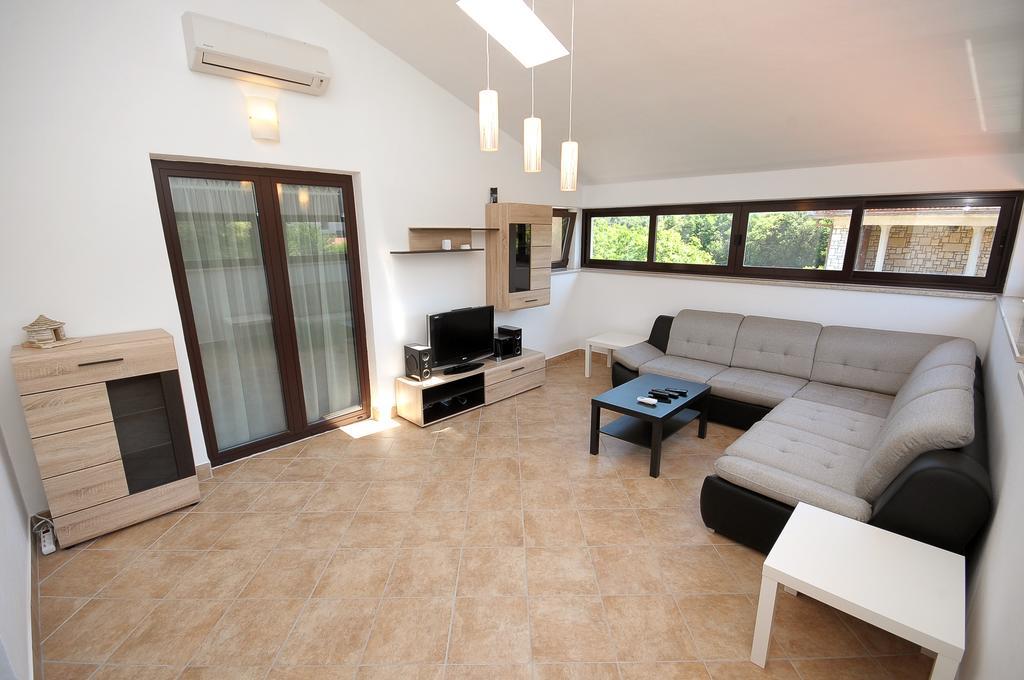 Apartament Vv プーラ 部屋 写真