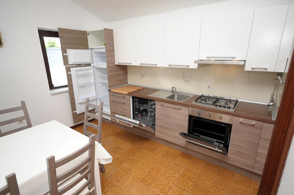 Apartament Vv プーラ 部屋 写真