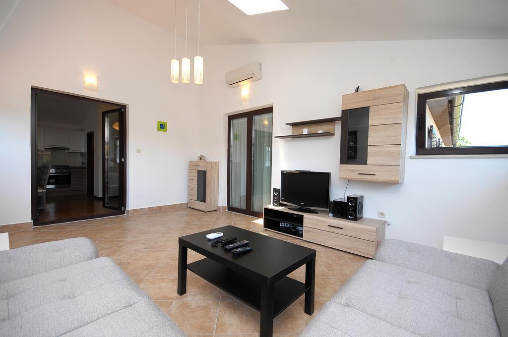 Apartament Vv プーラ 部屋 写真