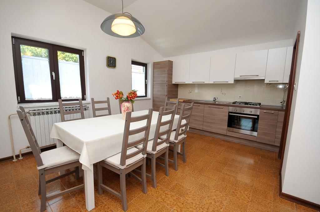 Apartament Vv プーラ 部屋 写真